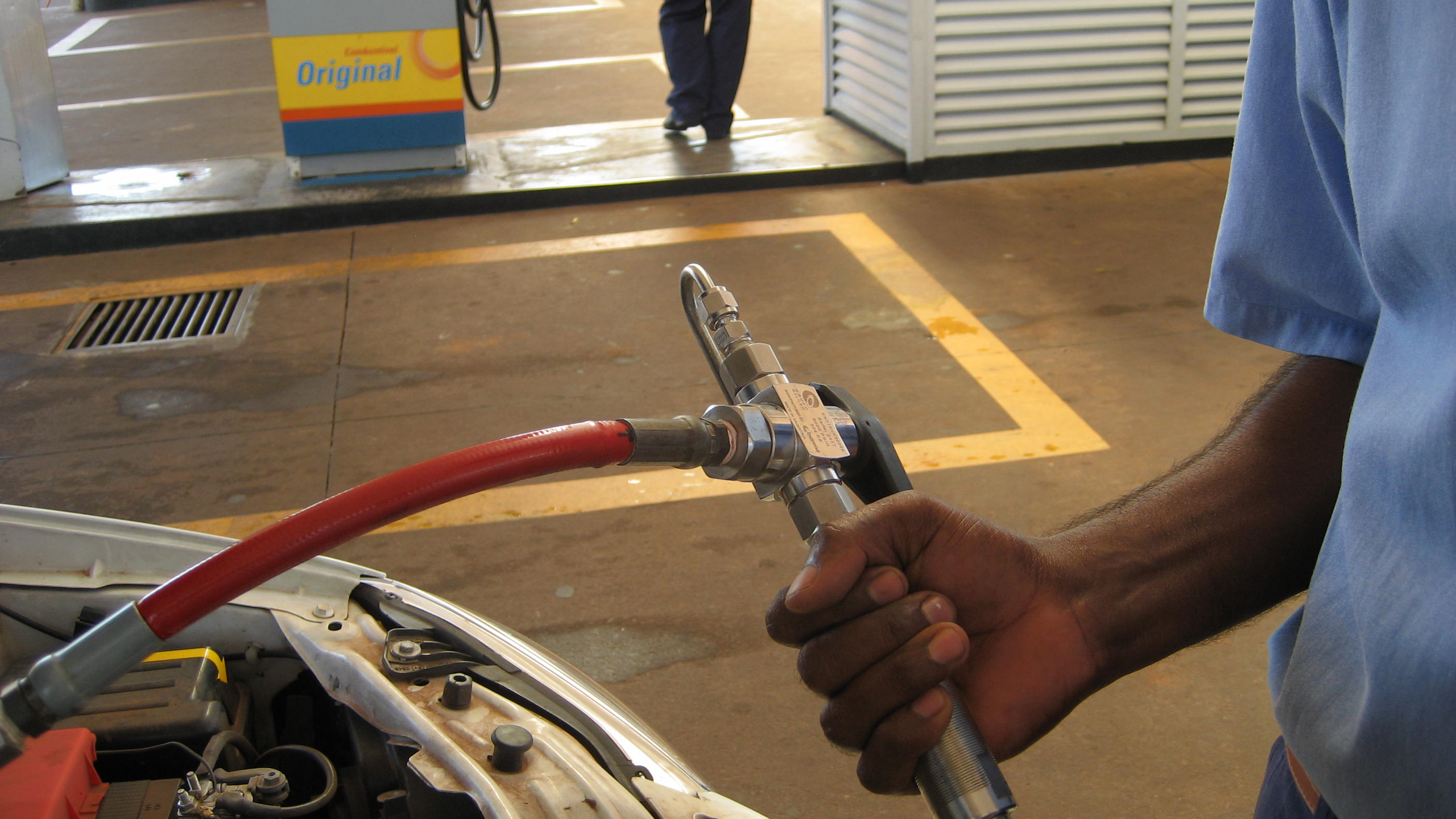 Natural gas filling hose