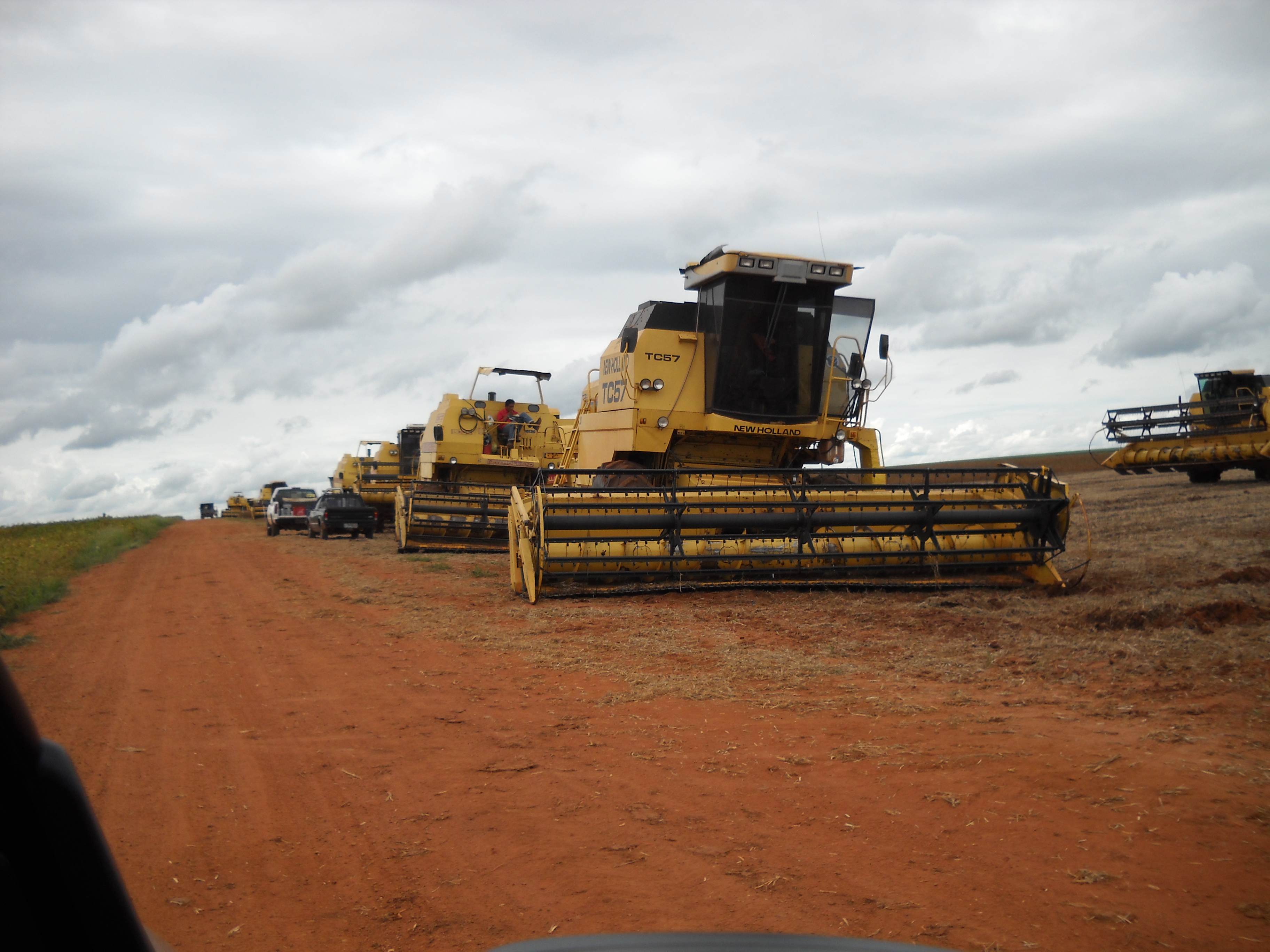 Custom combine crew near Sonora in northern Mato Grosso do Sul