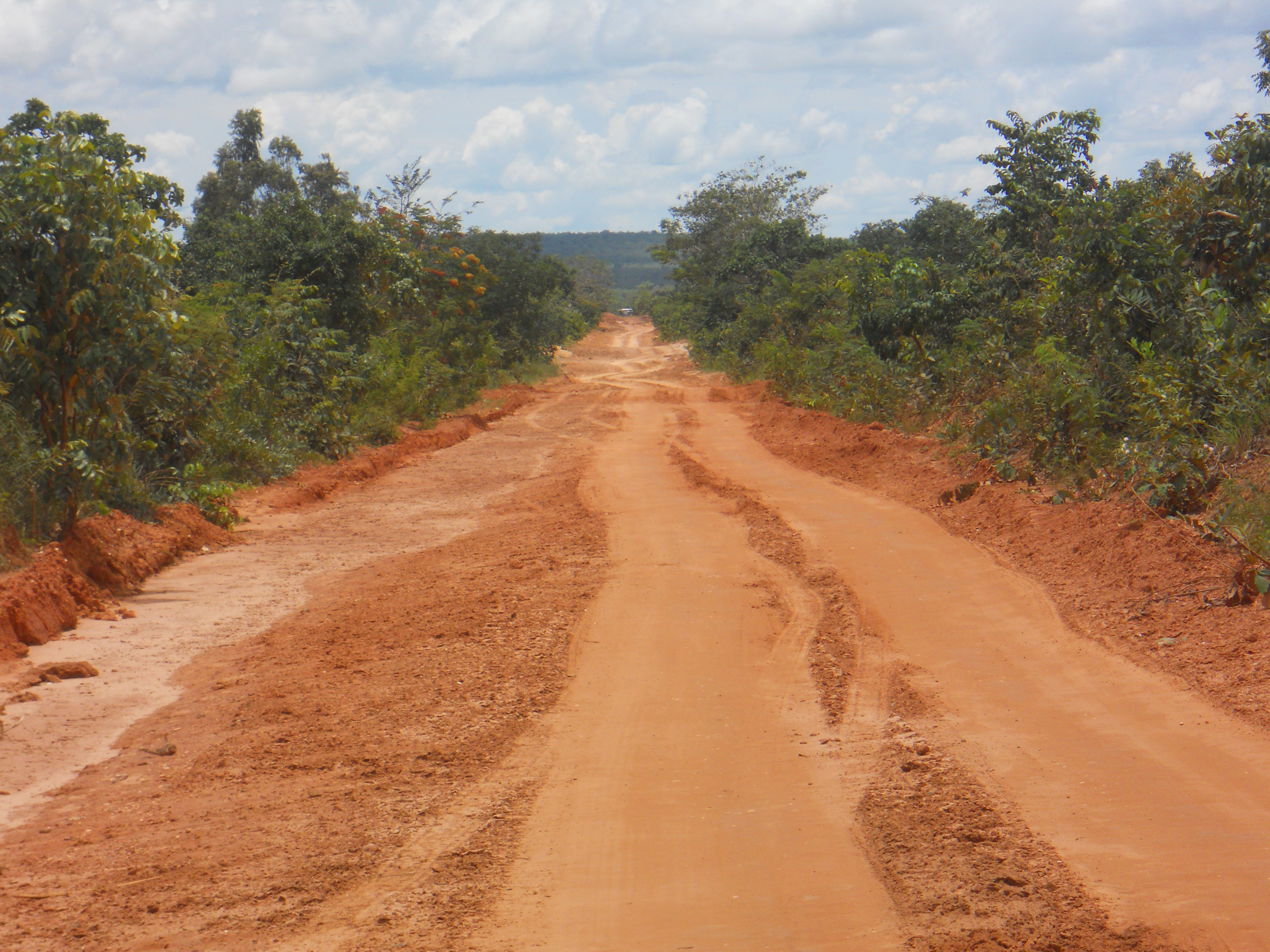Road leading to Ferronorte Railroad near Alta Araguaia in southeastern Mato Grosso, Brazil