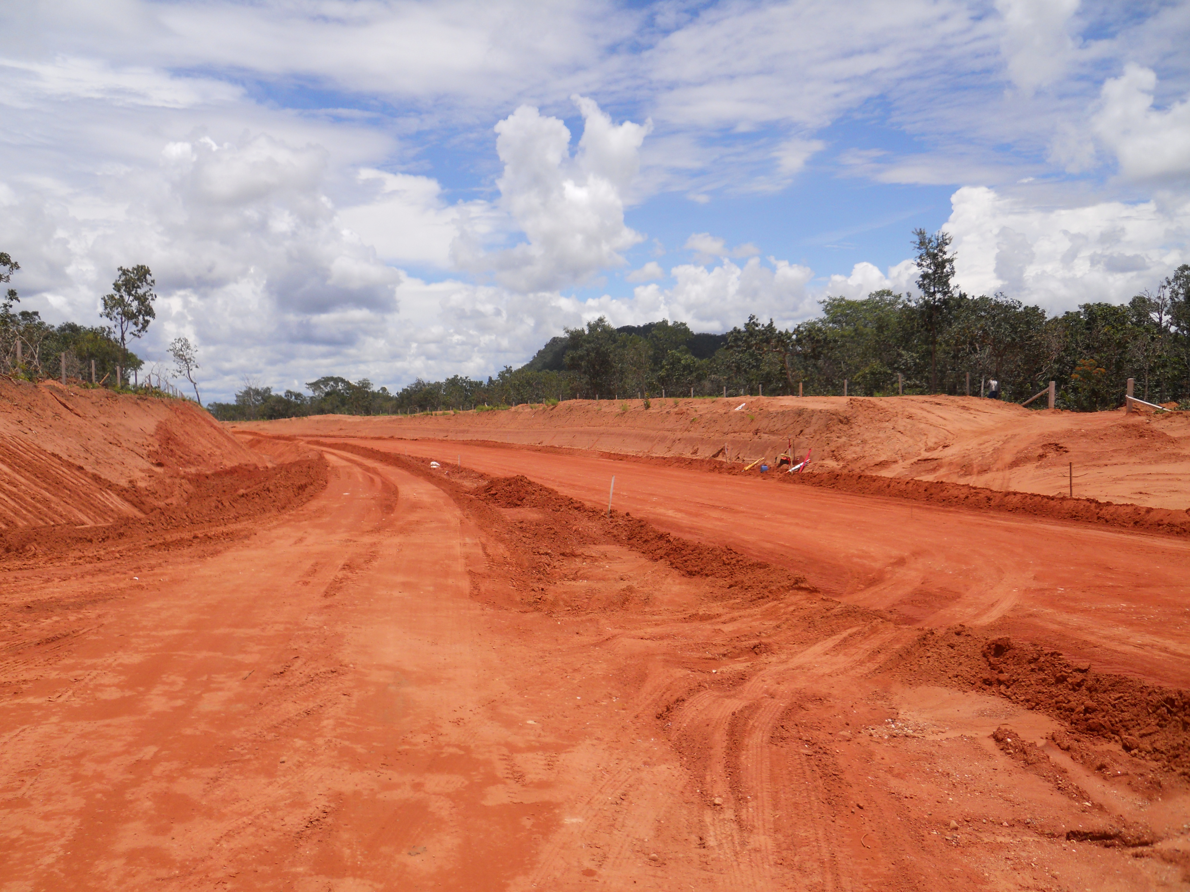 Roadbed preparation for Ferronorte Railroad near Alta Araguaia in southeastern Mato Grosso, Brazil