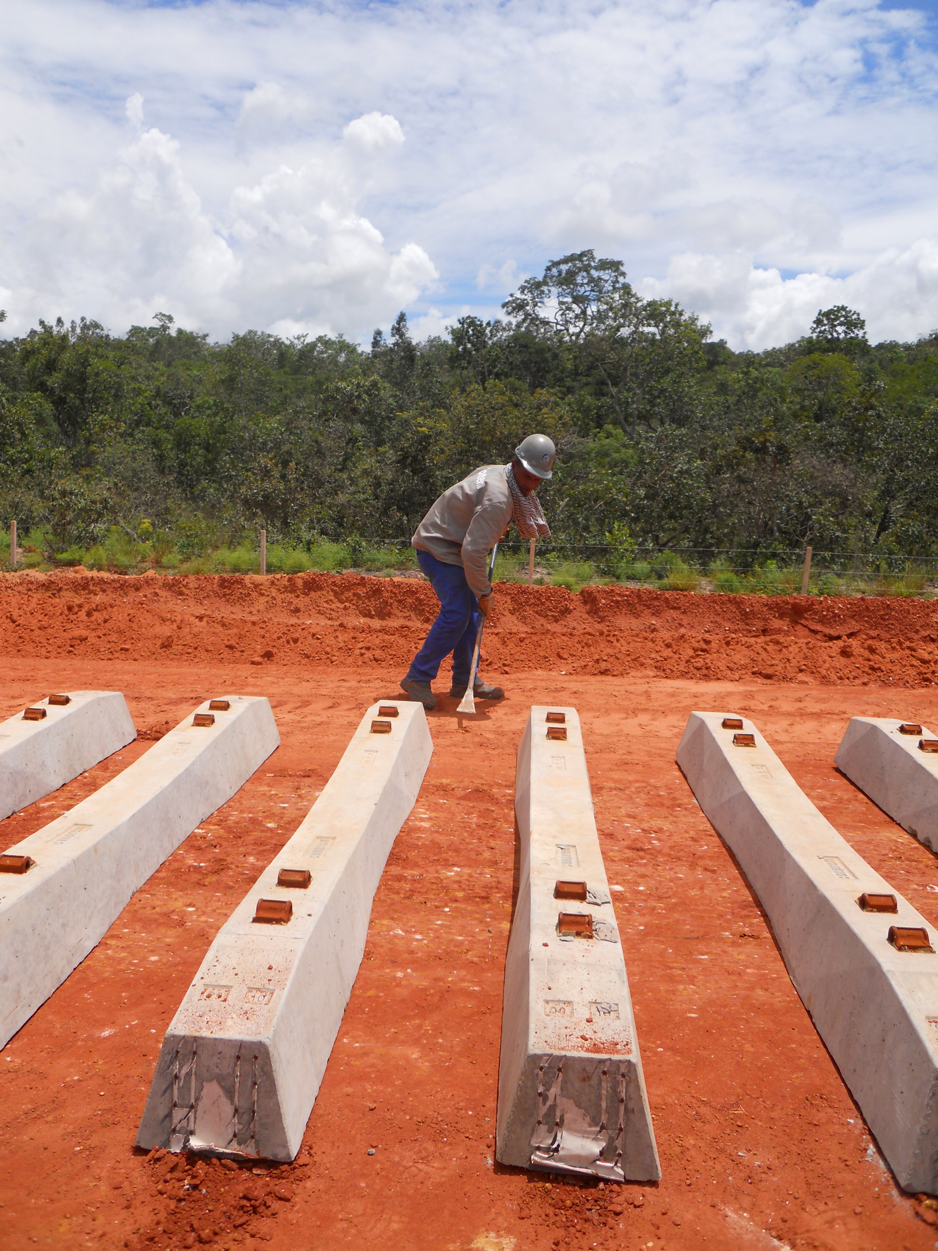 Aligning ties along the Ferronorte Railroad near Alta Araguaia in southeastern Mato Grosso, Brazil