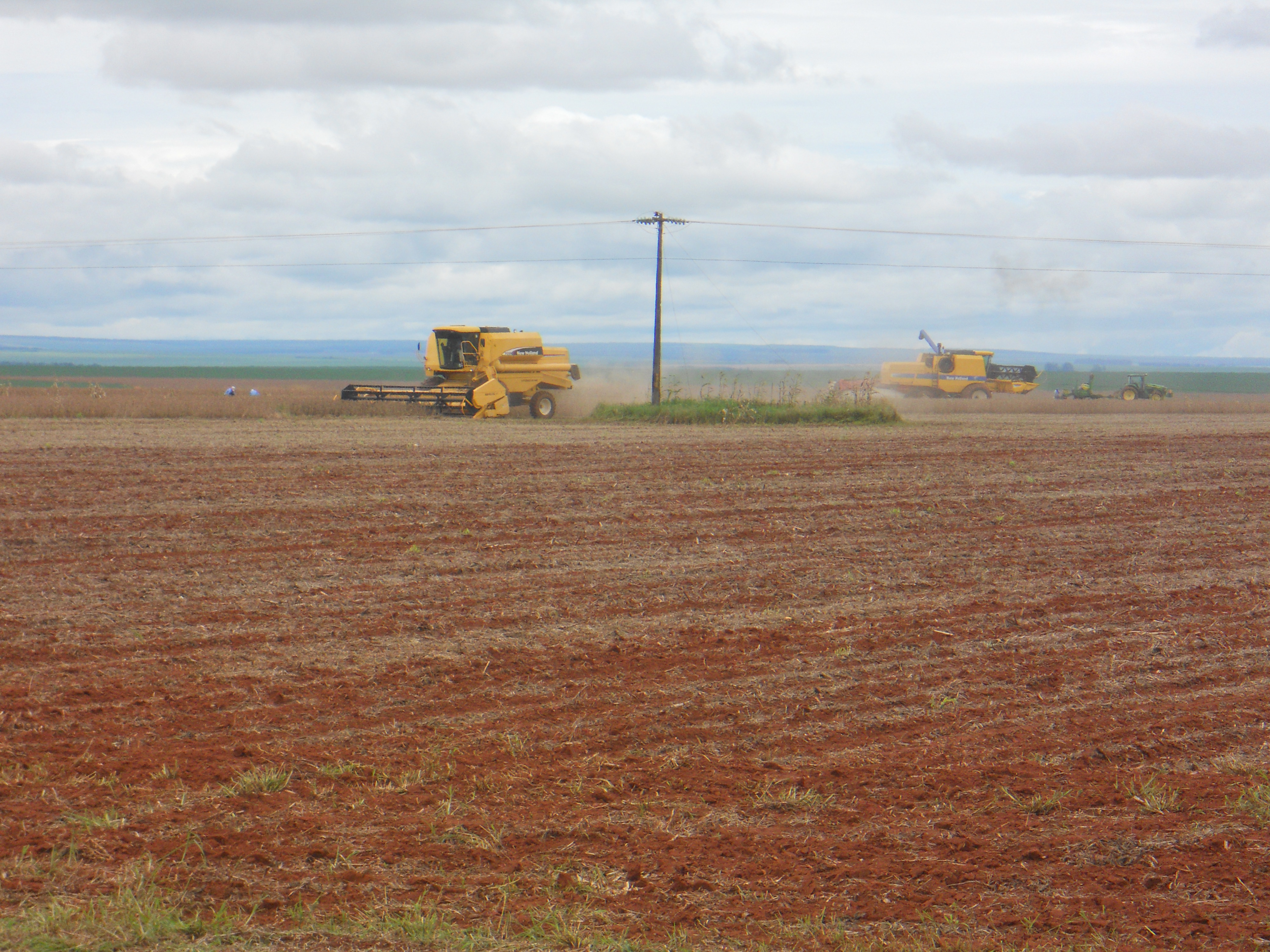 Harvesting soybeans near Primavera do Leste in southeastern Mato Grosso, Brazil
