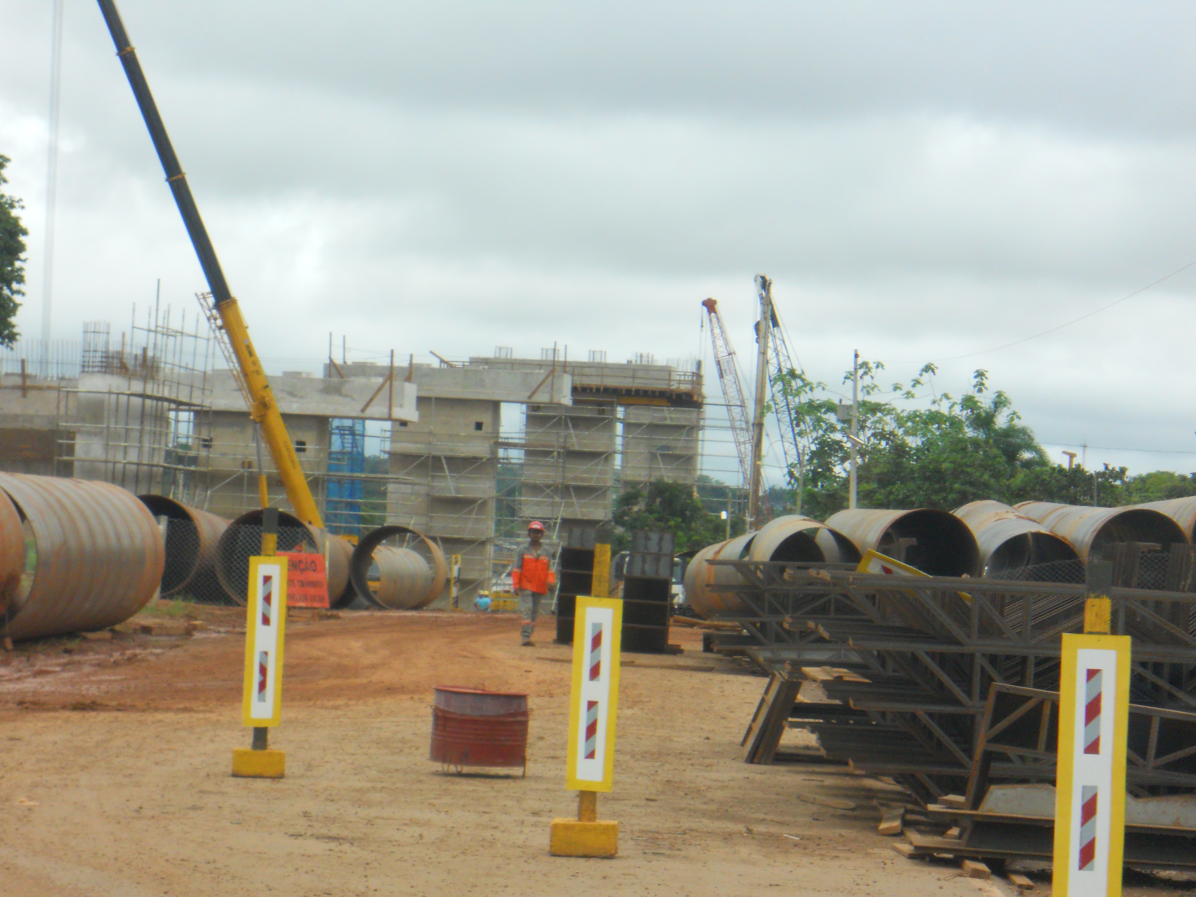 Building the bridge across the Madeira River at Porto Velho, Rondonia, Brazil